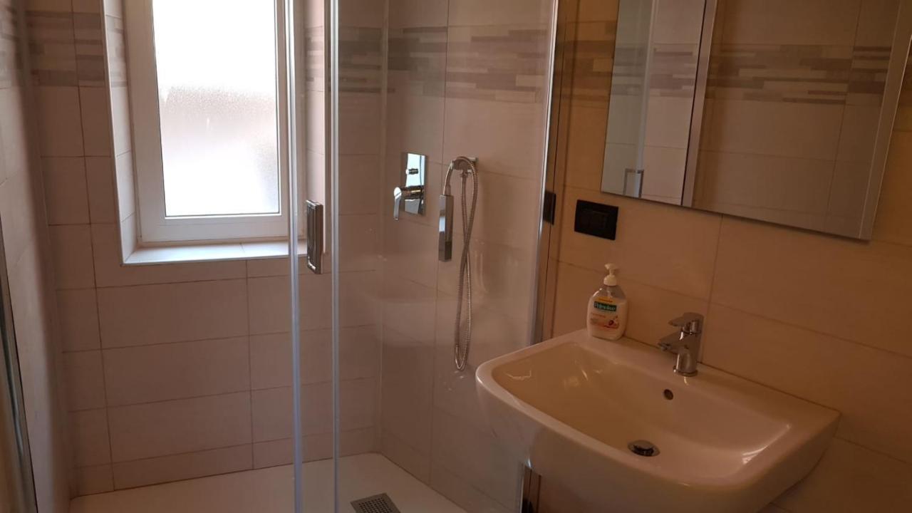 Vento Di Grecale Hotel Riomaggiore Bagian luar foto